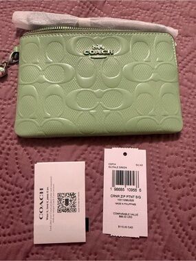 NWT Coach Corner Zip Wristlet Patent with Heart Charm Pale Green